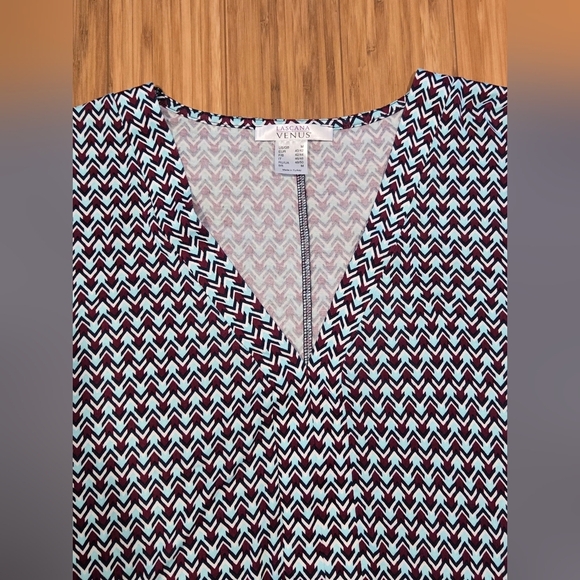 NWOT Venus Patterned Top - Picture 4 of 11